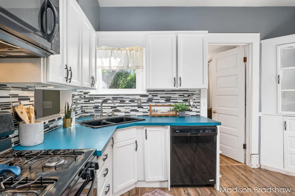 2080 Swensberg Avenue NE Grand Rapids City, MI 49505