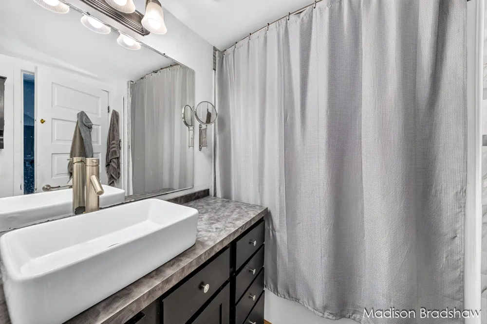 2080 Swensberg Avenue NE Grand Rapids City, MI 49505