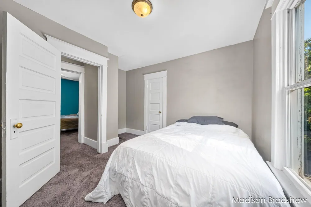 2080 Swensberg Avenue NE Grand Rapids City, MI 49505