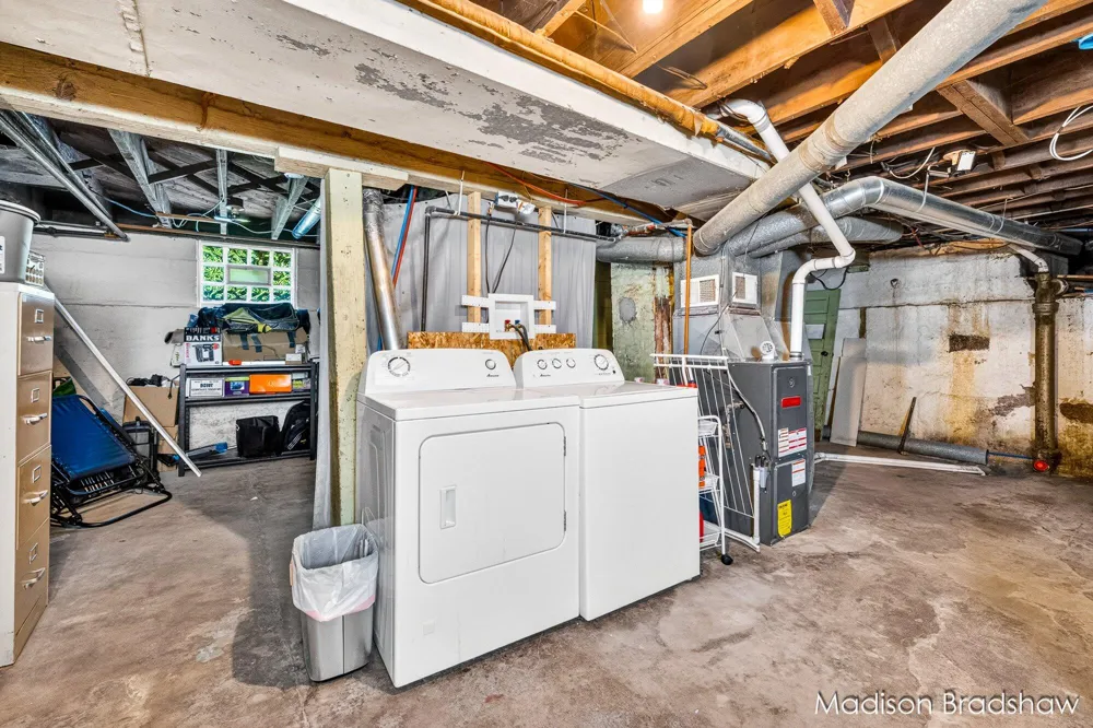 2080 Swensberg Avenue NE Grand Rapids City, MI 49505