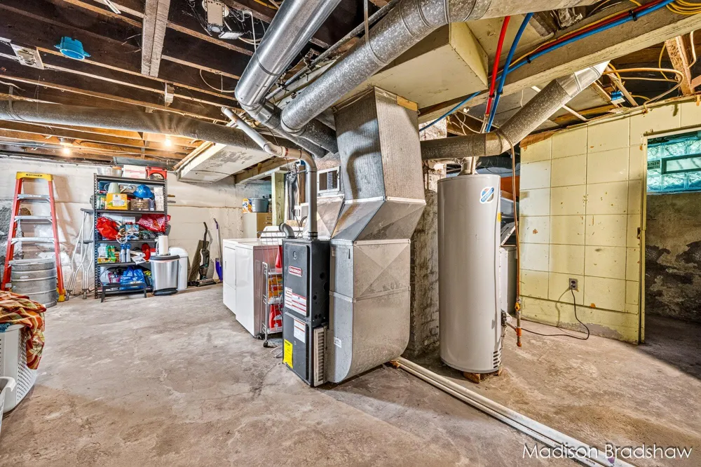 2080 Swensberg Avenue NE Grand Rapids City, MI 49505