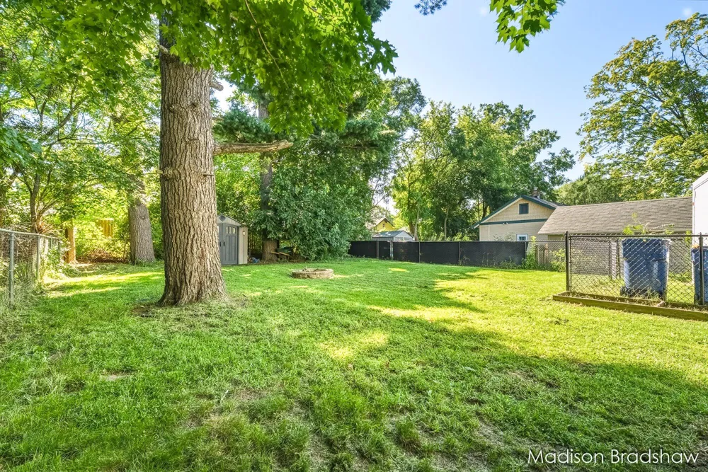 2080 Swensberg Avenue NE Grand Rapids City, MI 49505