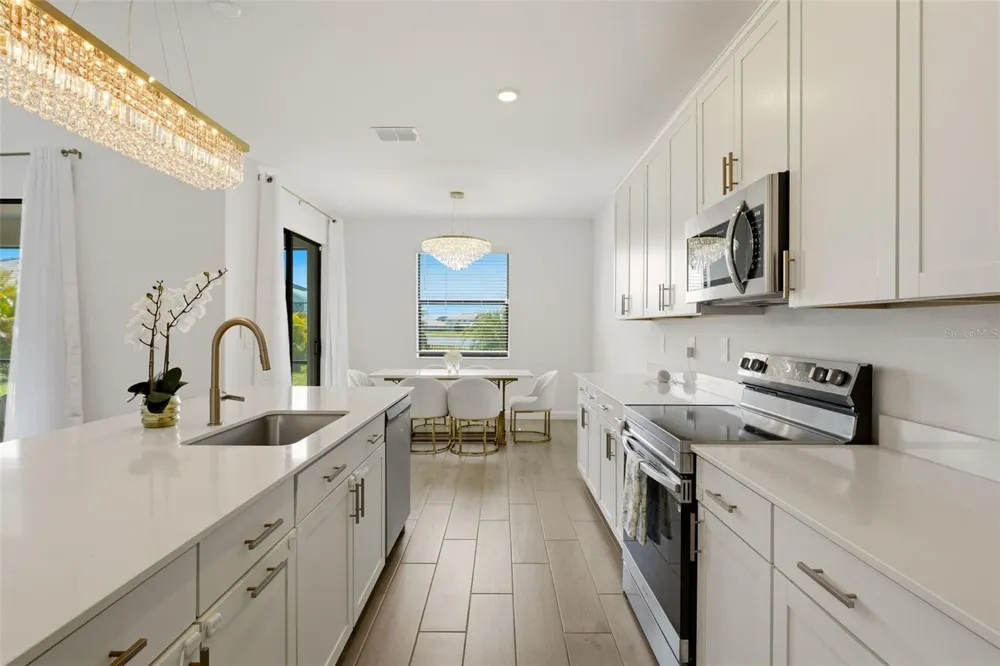 4886 SEAFOAM TRAIL Bradenton, FL 34211