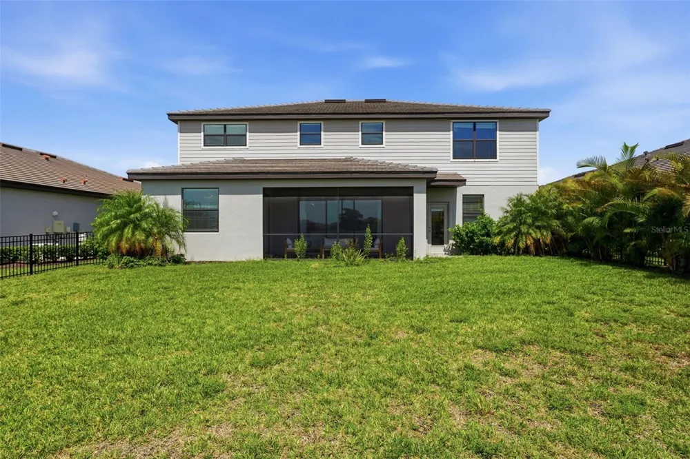 4886 SEAFOAM TRAIL Bradenton, FL 34211