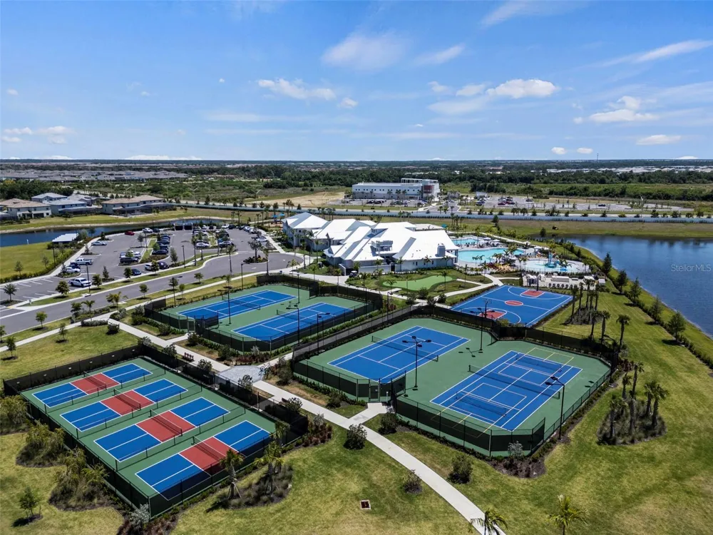 4886 SEAFOAM TRAIL Bradenton, FL 34211