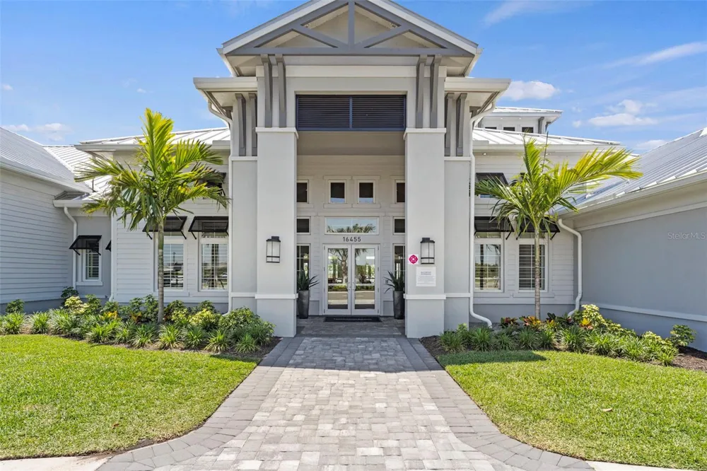 4886 SEAFOAM TRAIL Bradenton, FL 34211
