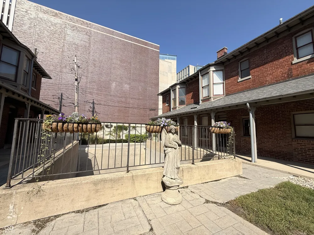 1486 Illinois Street #1 Indianapolis, IN 46202