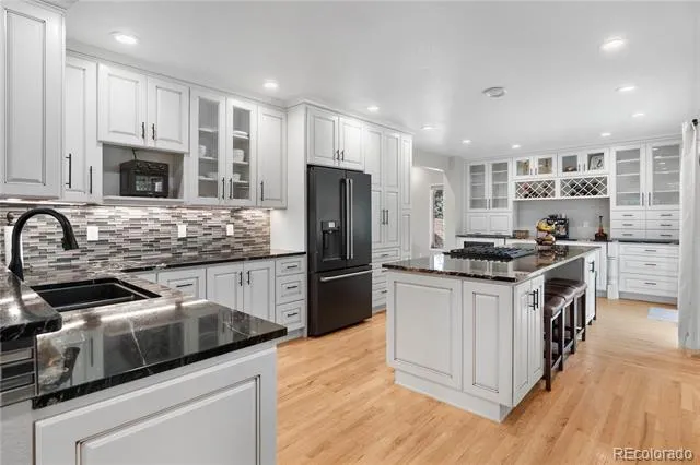 822 Hays Circle Longmont, CO 80504