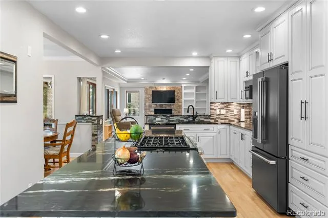 822 Hays Circle Longmont, CO 80504