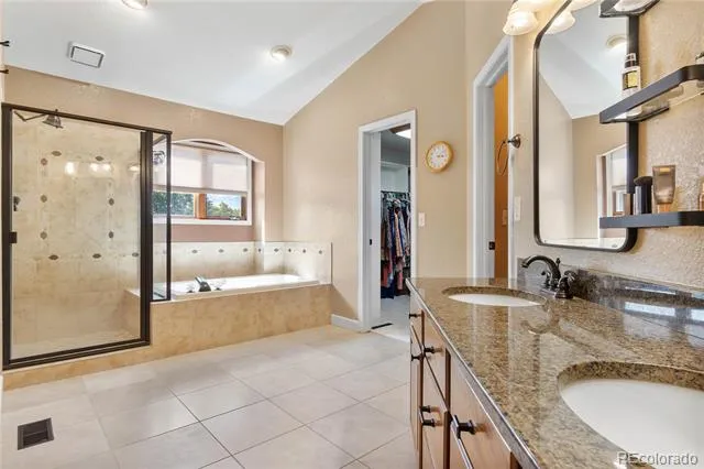 822 Hays Circle Longmont, CO 80504