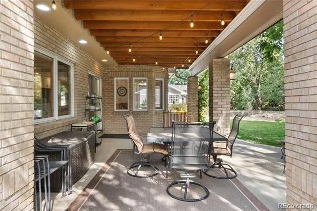 822 Hays Circle Longmont, CO 80504