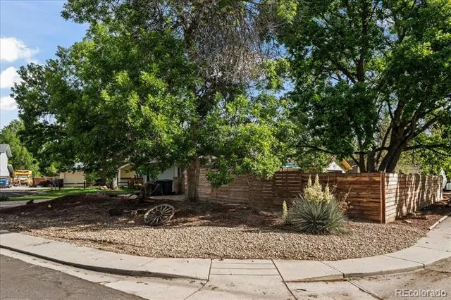 1100 Atlas Circle Lafayette, CO 80026