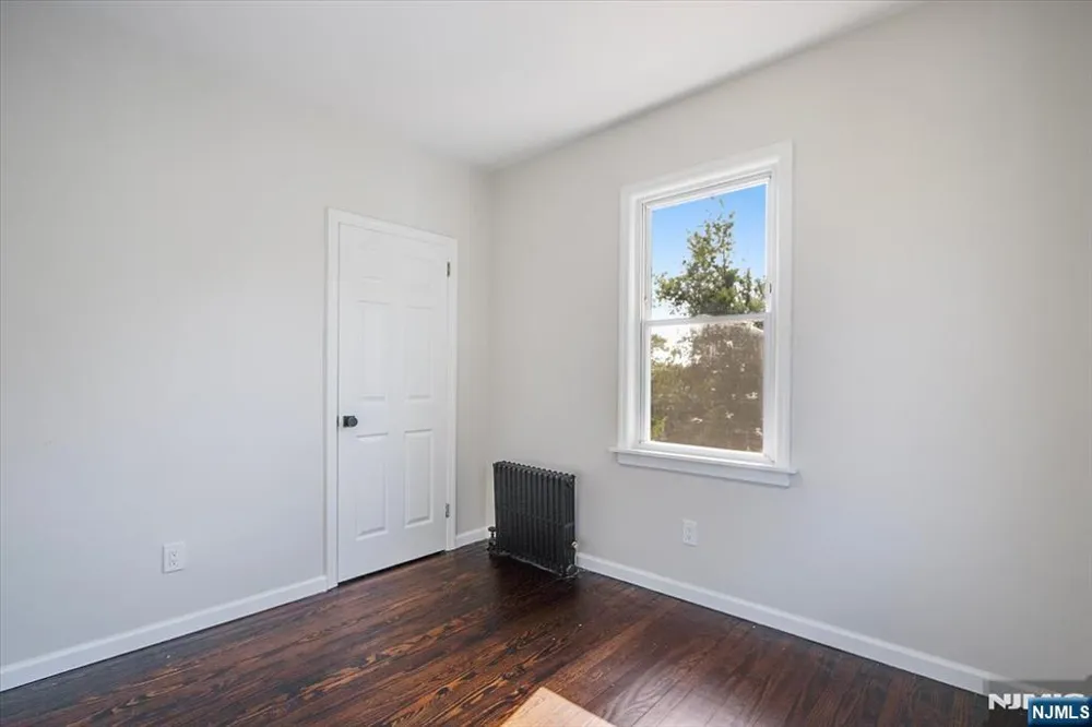 108 Hillside Terrace Irvington, NJ 07111
