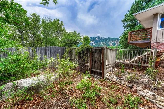 325 Altura Way Colorado Springs, CO 80906