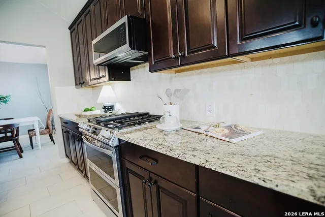 513 WINDSOR CT Schertz, TX 78108
