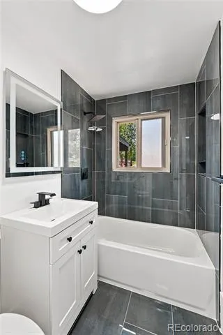 3113 Worchester Street Aurora, CO 80011