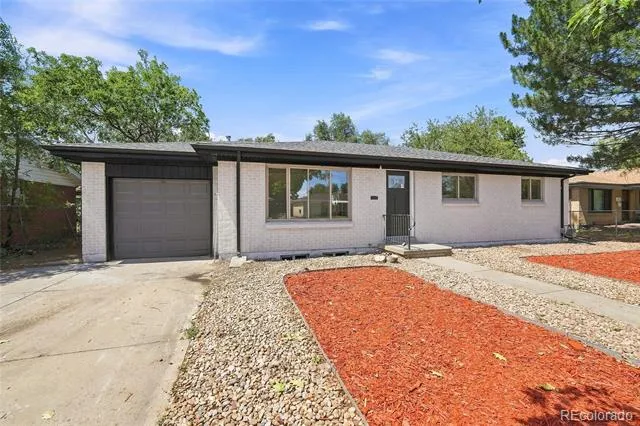 3113 Worchester Street Aurora, CO 80011