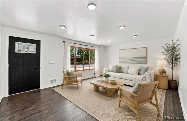 3113 Worchester Street Aurora, CO 80011