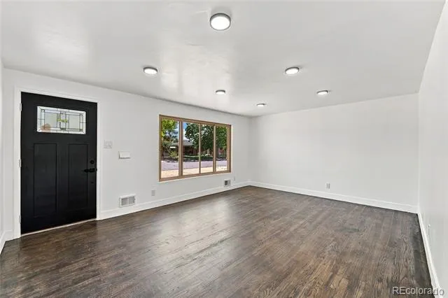 3113 Worchester Street Aurora, CO 80011