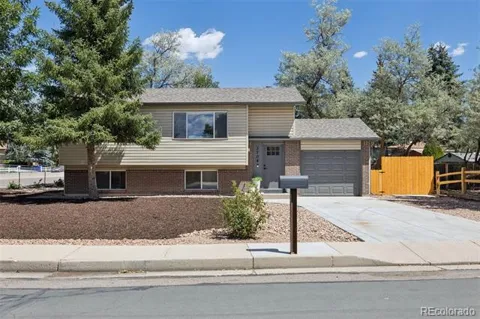 3704 Surrey Lane