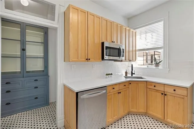 1576 Emerson Street Denver, CO 80218