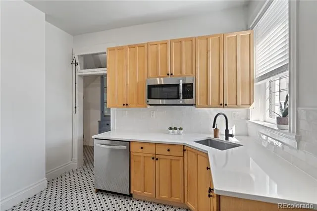 1576 Emerson Street Denver, CO 80218