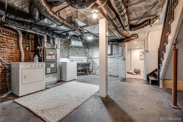 1576 Emerson Street Denver, CO 80218