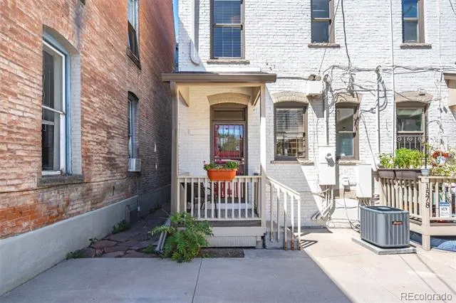 1576 Emerson Street Denver, CO 80218