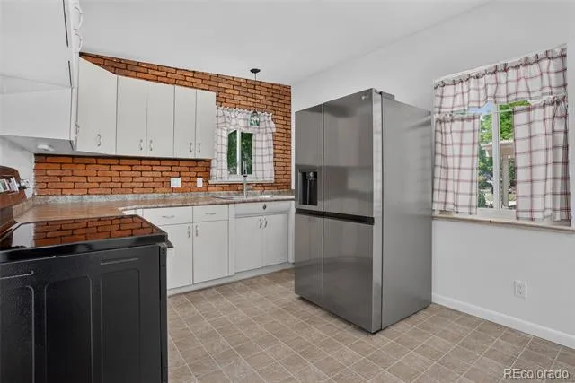 6066 Dover Street Arvada, CO 80004