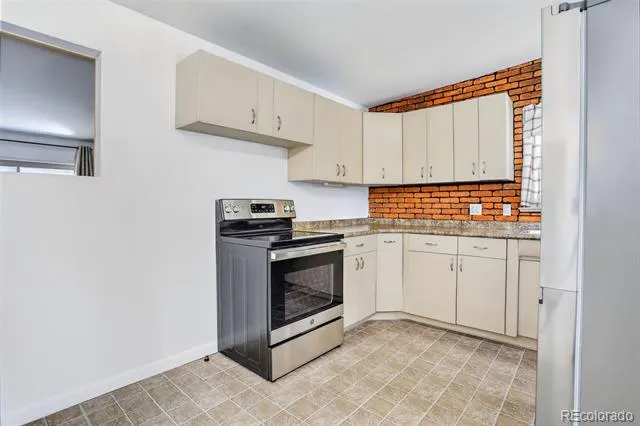 6066 Dover Street Arvada, CO 80004