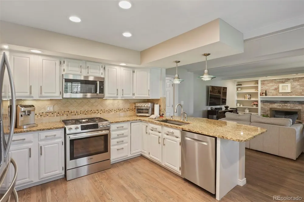 9061 Sunset Ridge Court Highlands Ranch, CO 80126