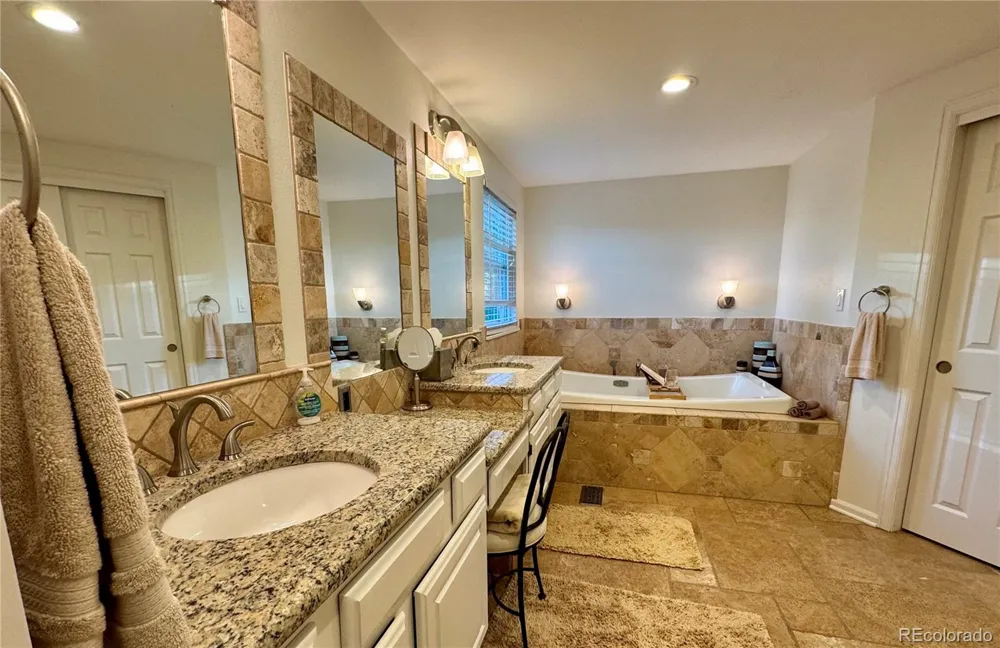9061 Sunset Ridge Court Highlands Ranch, CO 80126