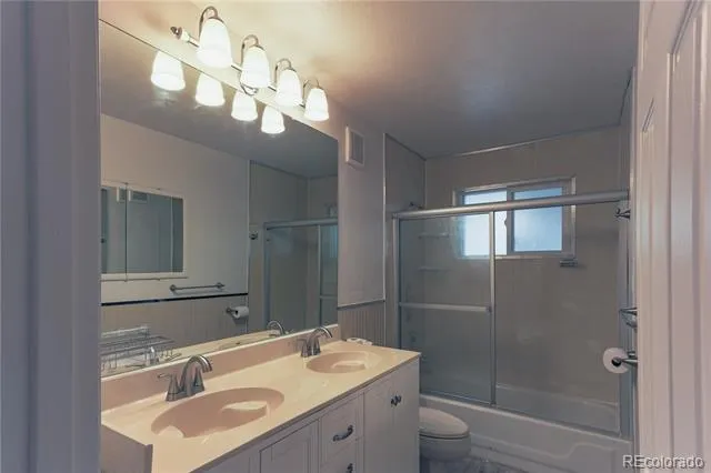 941 Zion Street Aurora, CO 80011