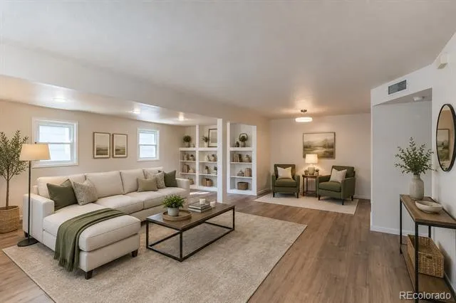941 Zion Street Aurora, CO 80011
