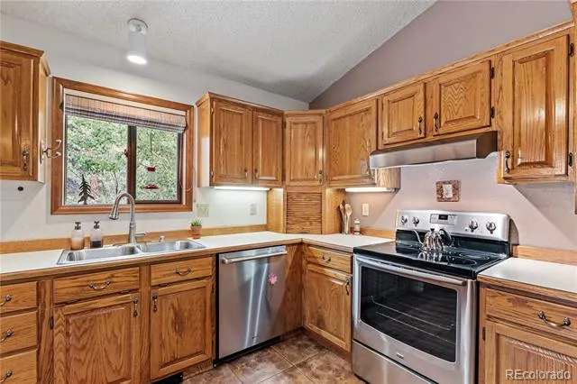 17730 Grama Ridge Colorado Springs, CO 80908