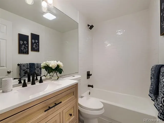 6158 E Hinsdale Court Centennial, CO 80112