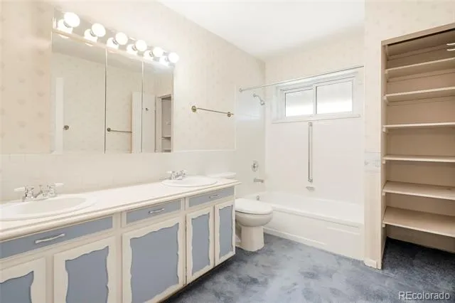 9207 E Center Avenue Denver, CO 80247