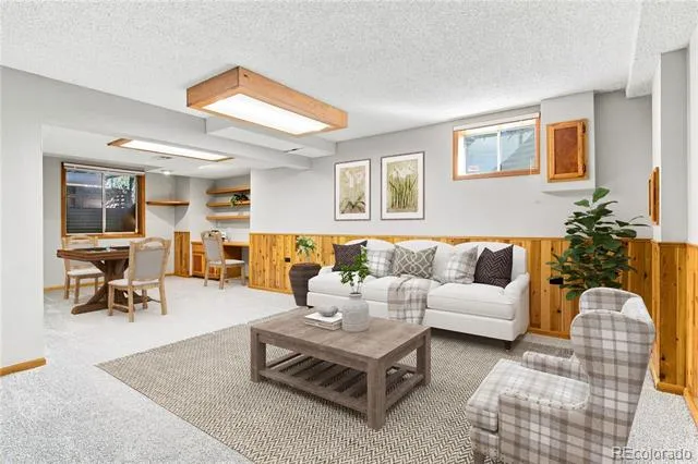 10227 W Roxbury Avenue Littleton, CO 80127
