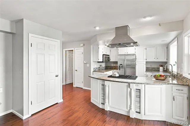 10227 W Roxbury Avenue Littleton, CO 80127