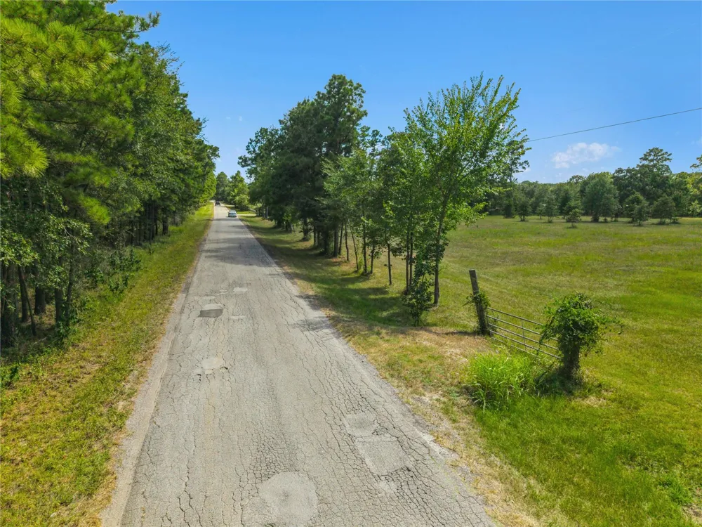 18957 Bethel Rd Richards, TX 77873