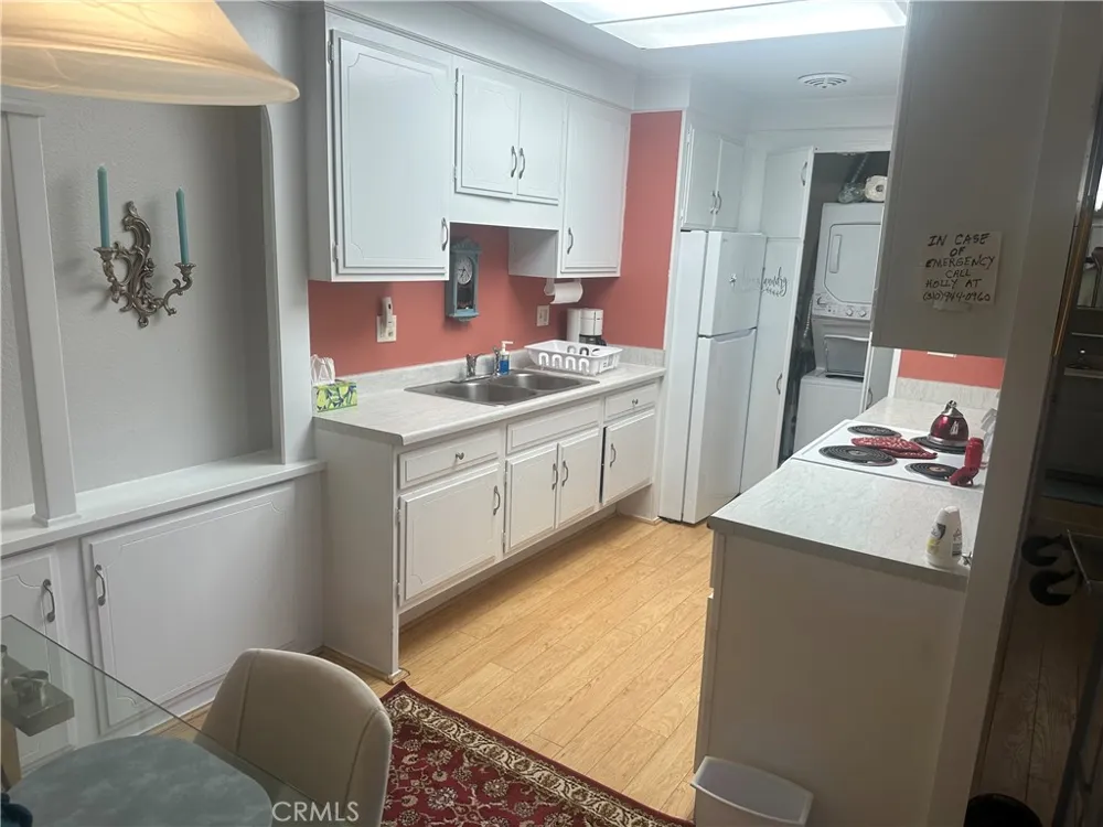 2267 Via Puerta Laguna Woods, CA 92637