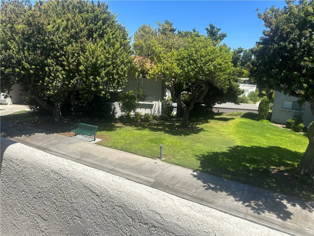 2267 Via Puerta Laguna Woods, CA 92637