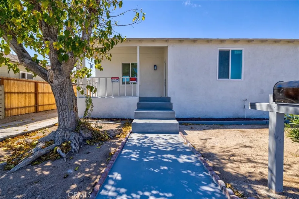 124 W Fredricks Barstow, CA 92311