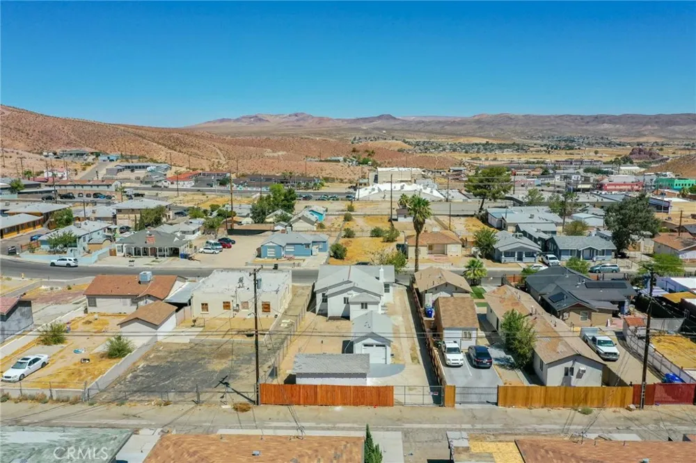 124 W Fredricks Barstow, CA 92311