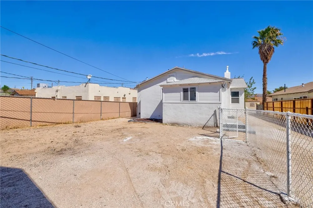 124 W Fredricks Barstow, CA 92311