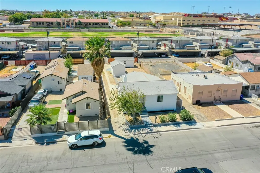 124 W Fredricks Barstow, CA 92311