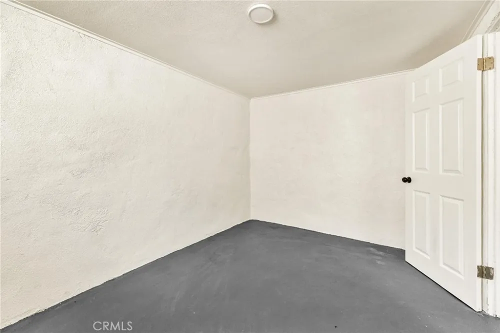 124 W Fredricks Barstow, CA 92311