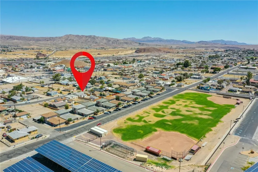 124 W Fredricks Barstow, CA 92311