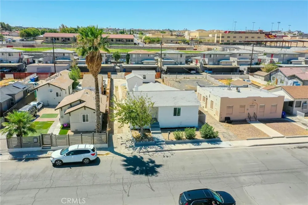 124 W Fredricks Barstow, CA 92311