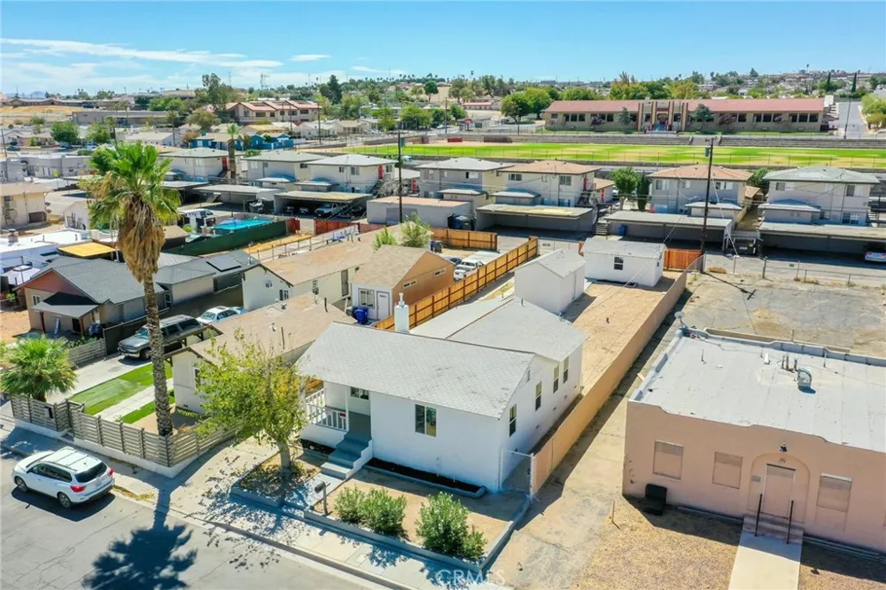 124 W Fredricks Barstow, CA 92311